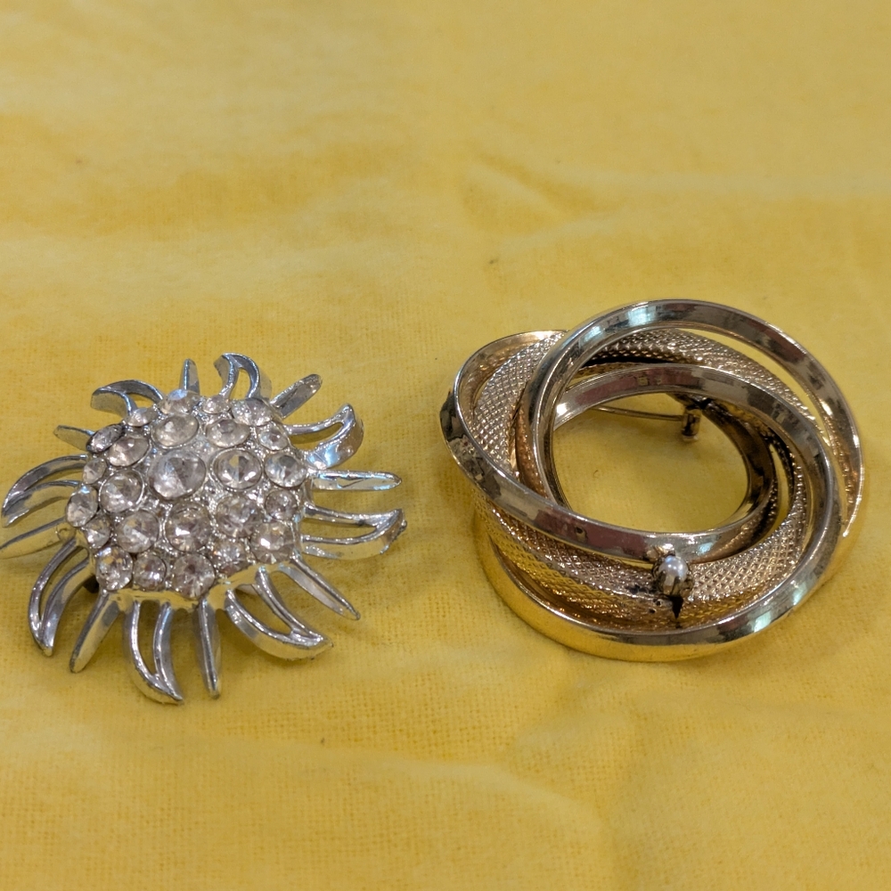 Vintage Elegant Silver and Gold Women's Jewelry Set Of 2